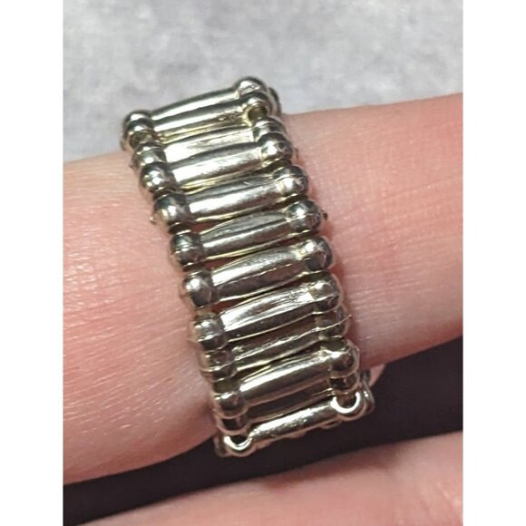 Victorian Style Silver Tone Stretch Ring With Marbled White Cabochon Size 7 1/2 - Picture 4 of 16